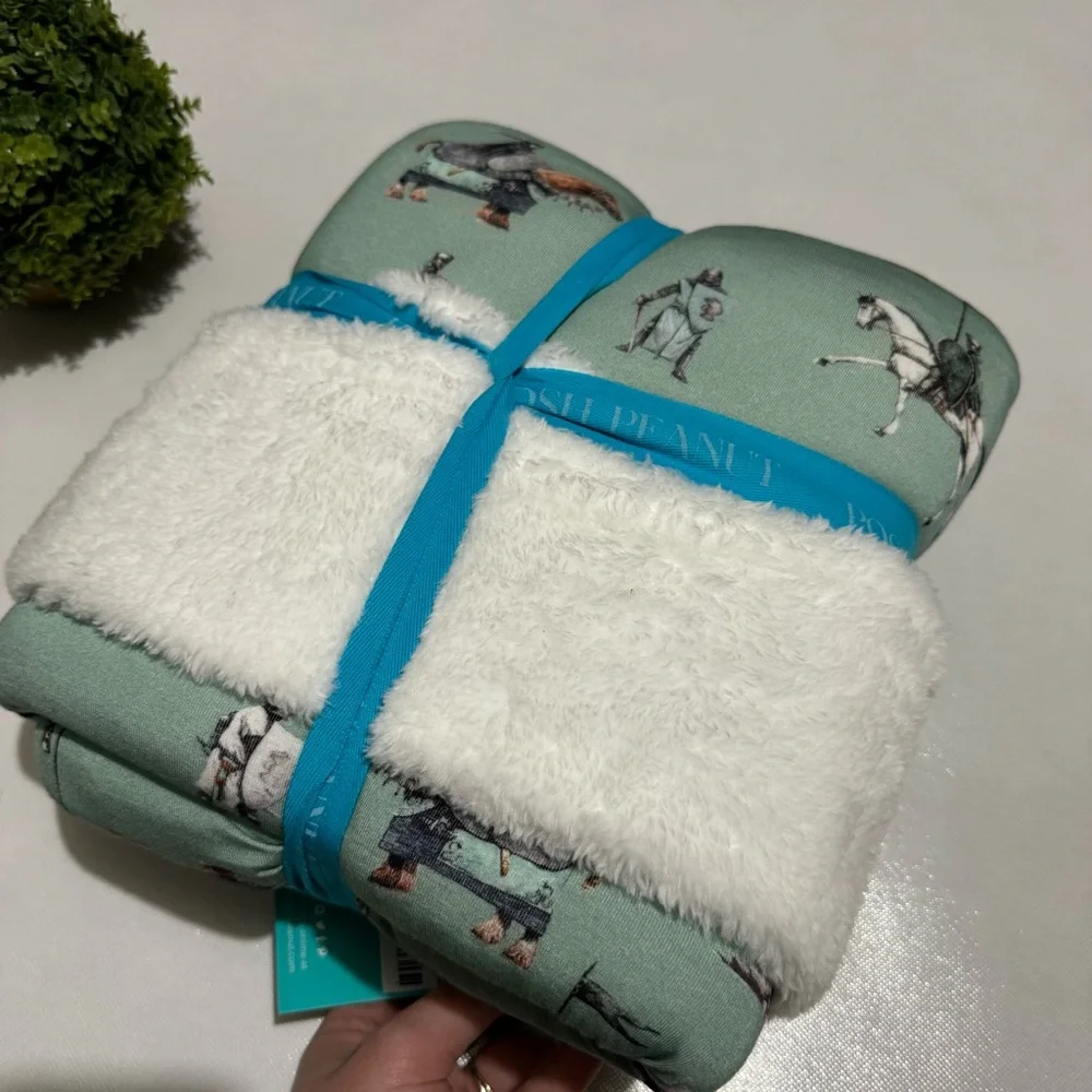 Posh Peanut NWT Limited Edition Wallace Patio Knight Print Plush Papiok Blanket - Picture 6 of 6